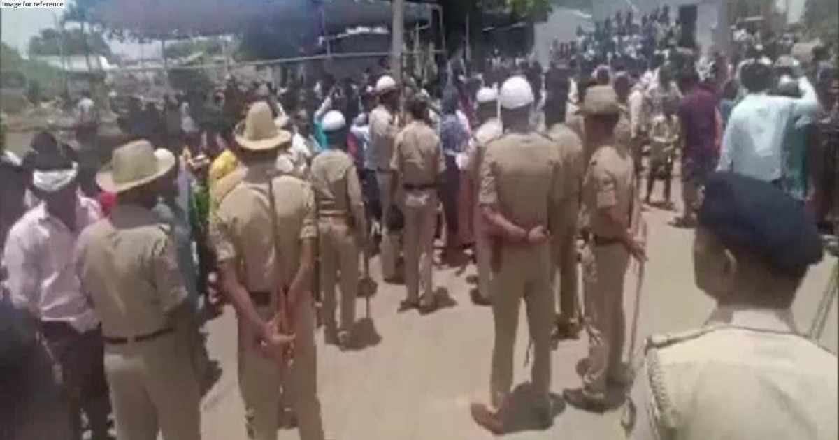 Karnataka: Two die, 6 others injured following communal clash in Koppal
